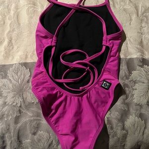 “Dayno”-Jolyn Swim Suit, wore it a few time, great condition. Size 26.